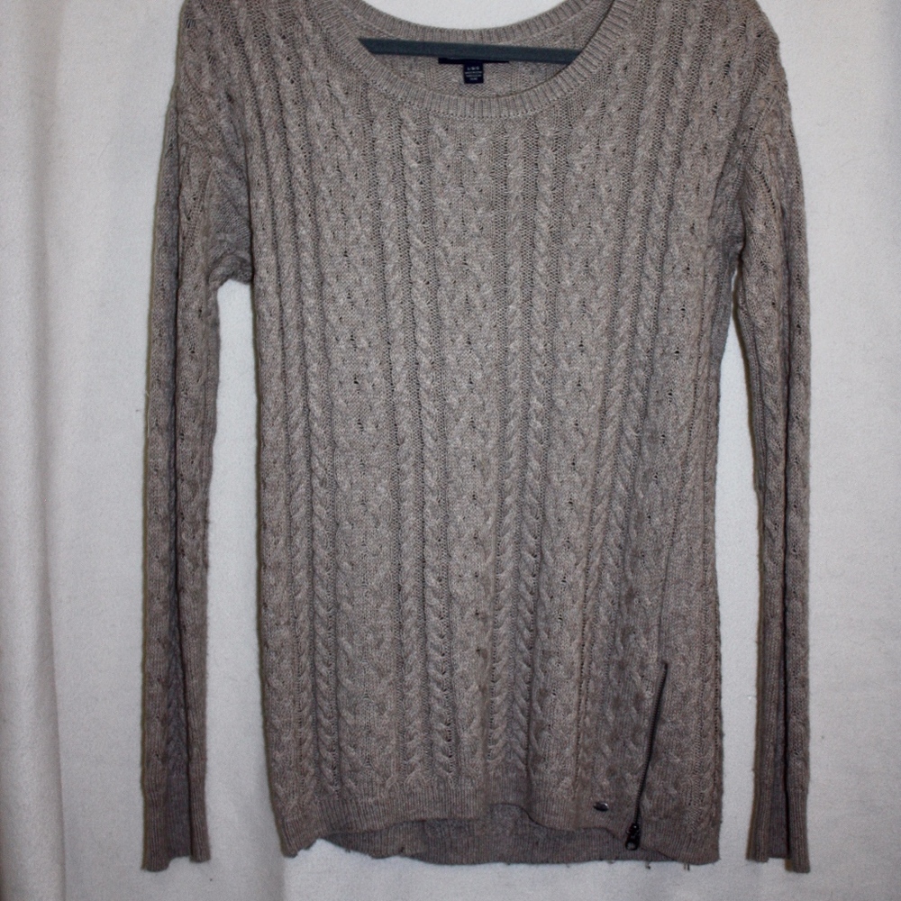 American Eagle Light Tan Sweater